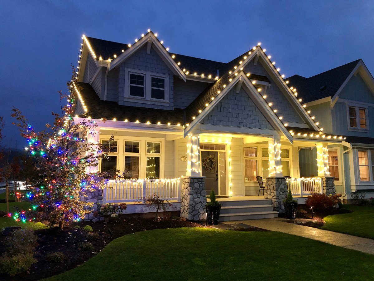 Christmas-Lights-warm-white-house-5-1 Roof washing St. Mary's county md