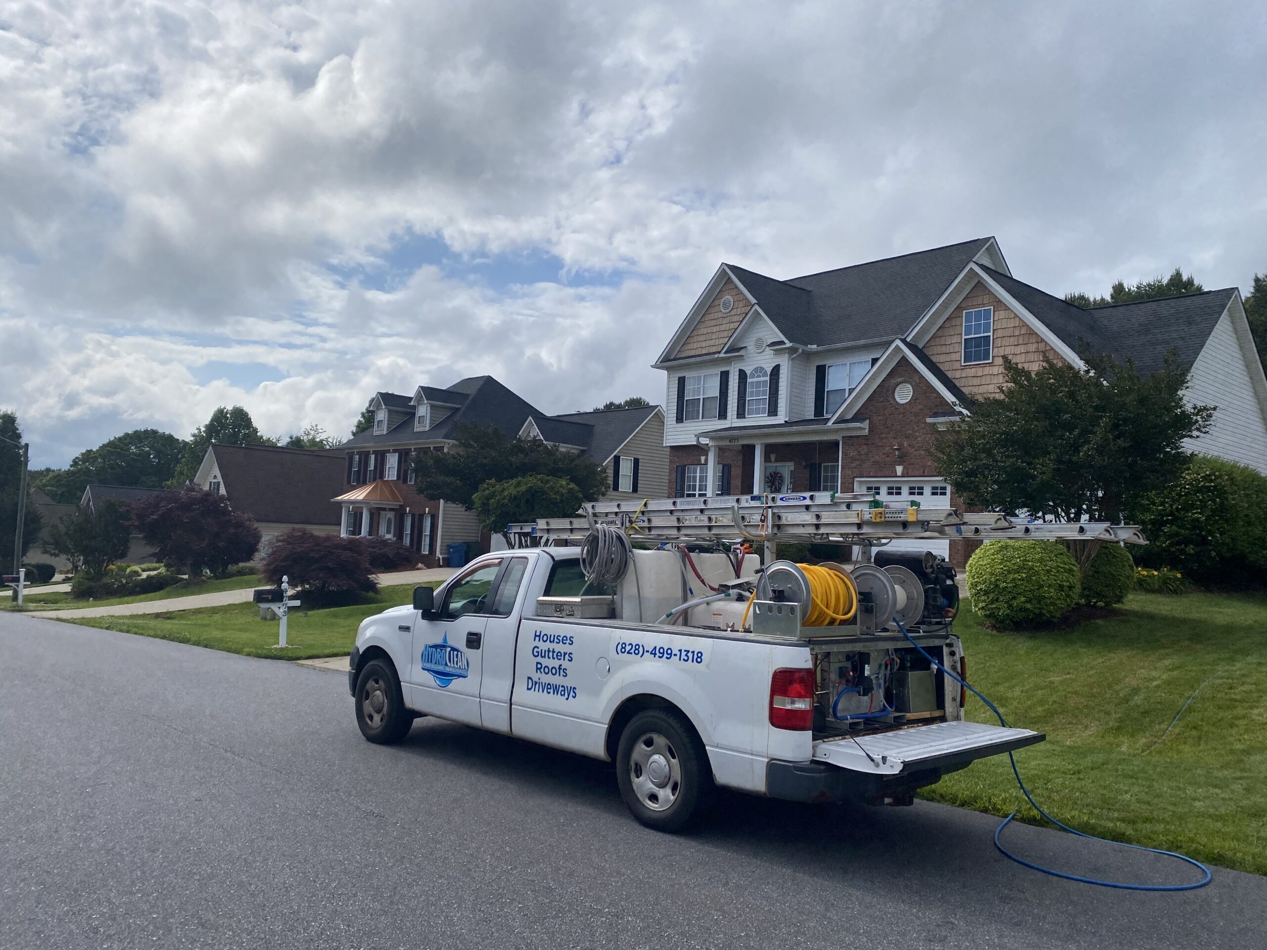 Roof cleaning - Hickory NC
